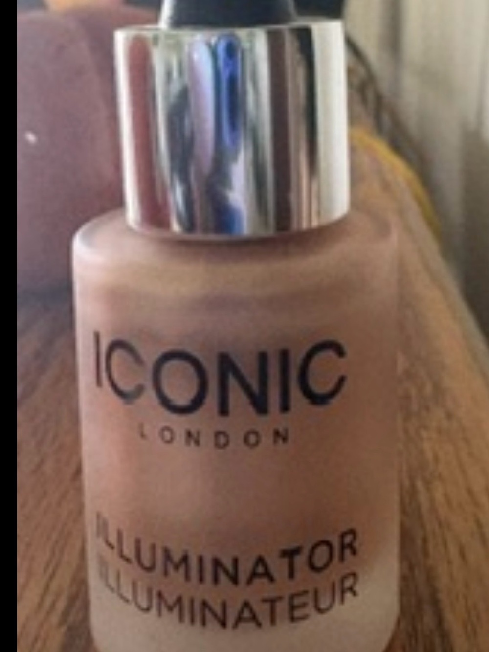 ICONIC London Illuminator Liquid Highlighter - Bronze